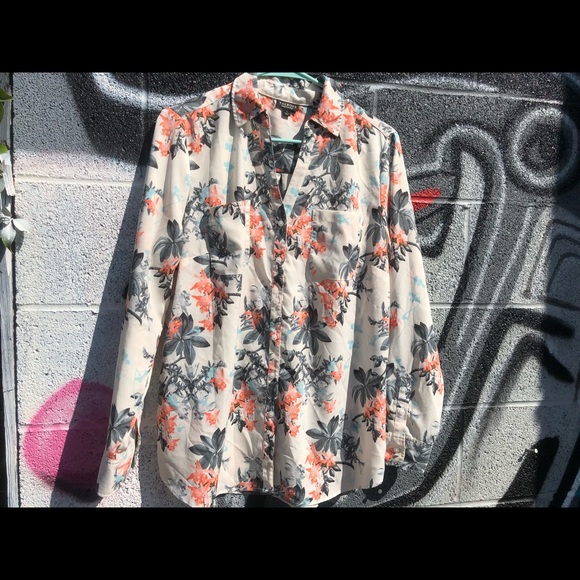 Flower faces button up - Picture 3 of 7